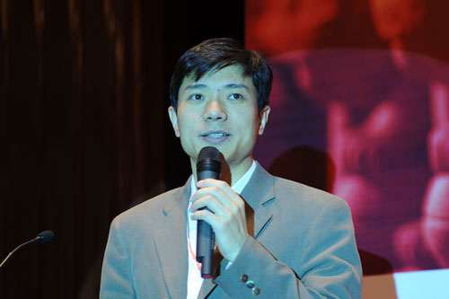 李彥宏在演講 李彥宏在演講