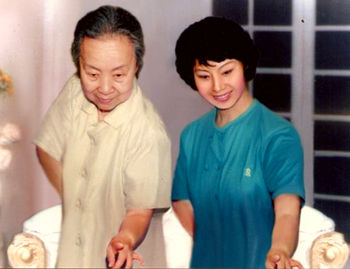 陳素真與義女趙吟秋 陳素真與義女趙吟秋