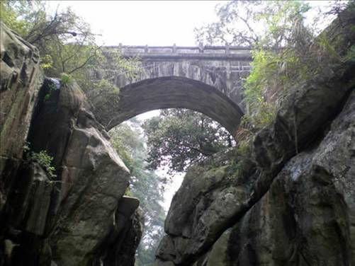 廬山(江西省九江市廬山市)