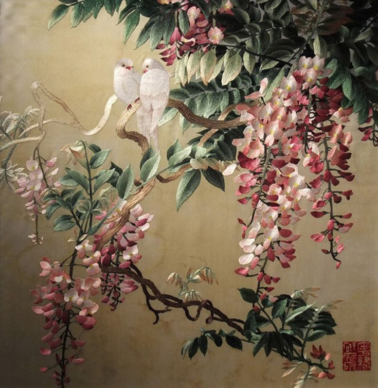 絲綢(用蠶絲或人造絲純織或交織而成的織品總稱)