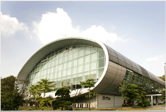 冠岳校區室內游泳館 冠岳校區室內游泳館