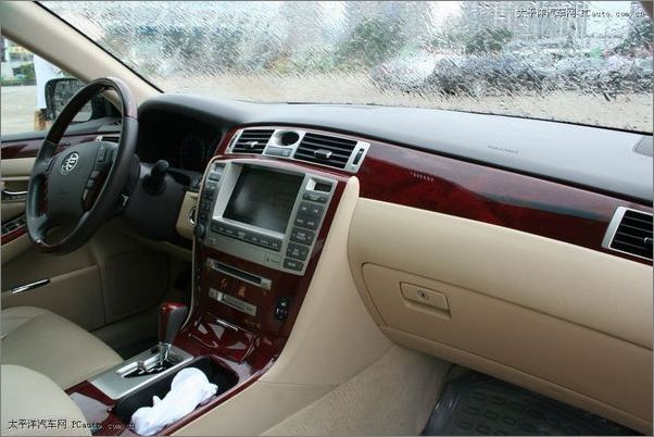 車內 車內