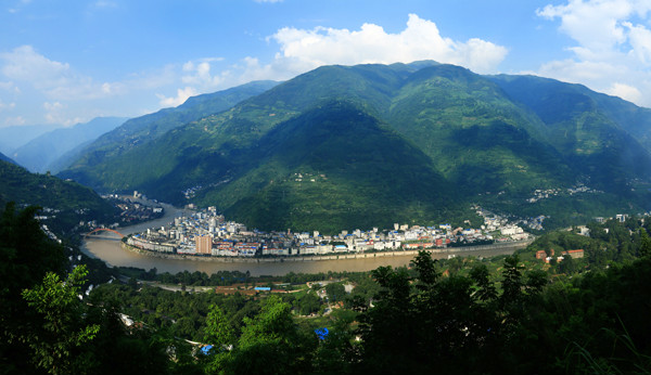 金口河城區一隅遠眺 金口河城區一隅遠眺