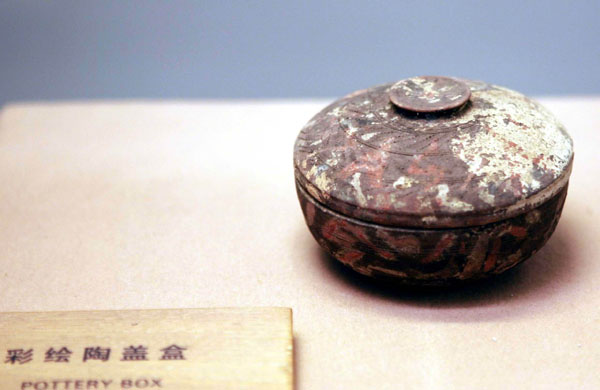 陶器-彩繪陶蓋盒 陶器-彩繪陶蓋盒